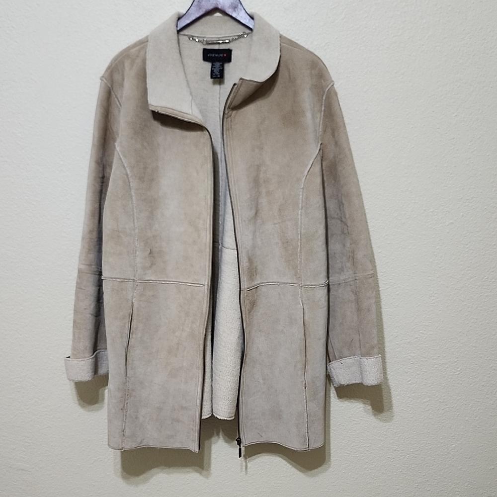 Avenue Tan Leather Jacket with Oversized Fit and Fold-Over Collar